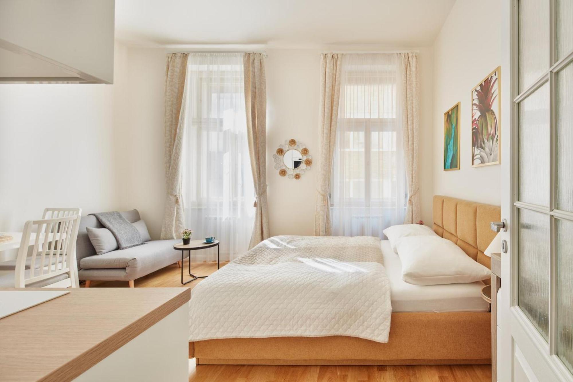 Prague Days - Elegant Studios Near Wenceslas Square Екстер'єр фото