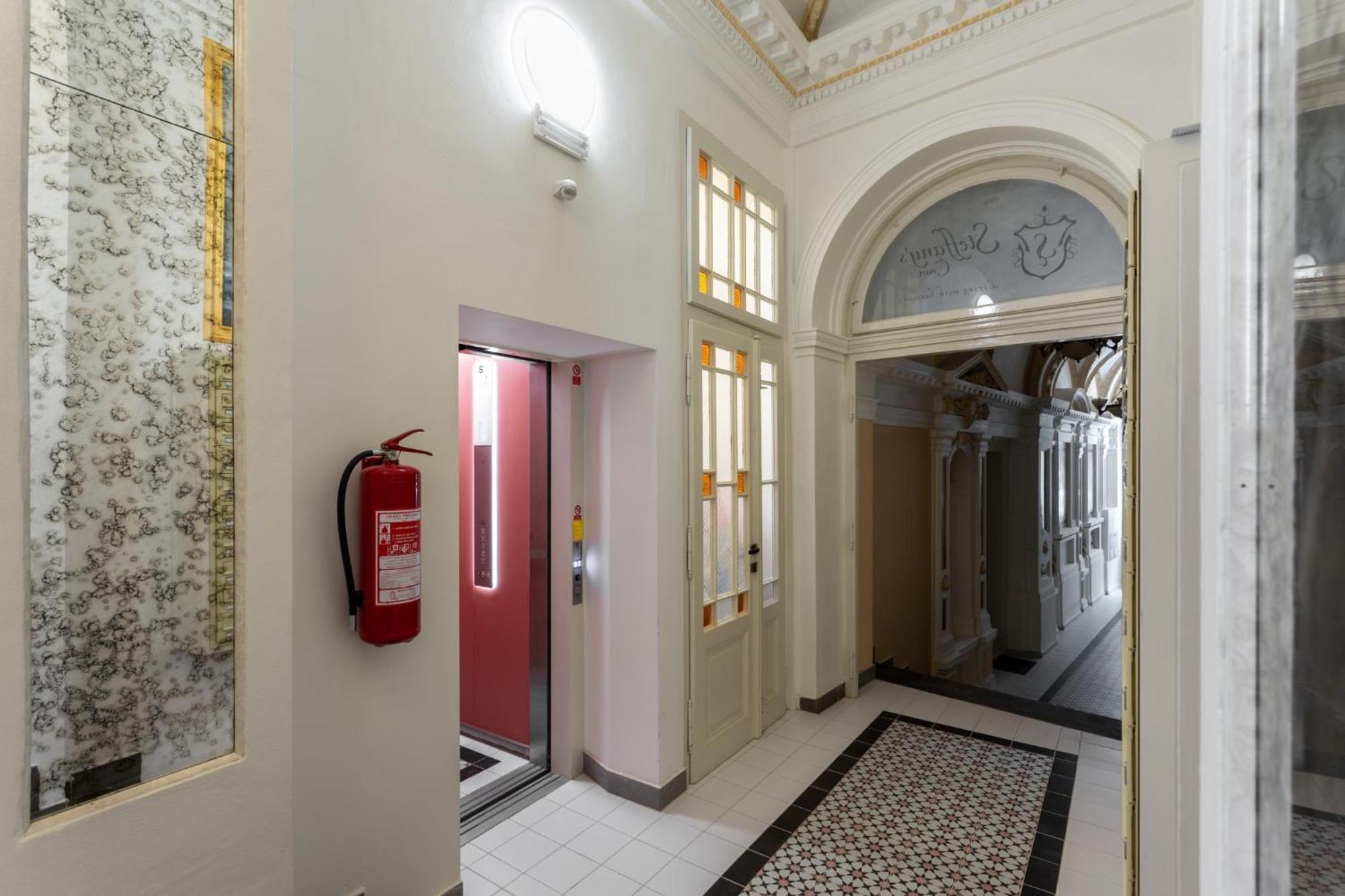 Prague Days - Elegant Studios Near Wenceslas Square Екстер'єр фото